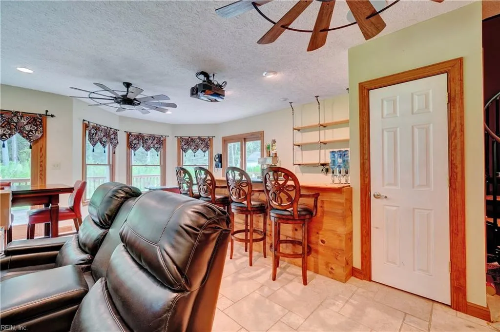 Suffolk, Virginia 23432, United States, 6 Bedrooms Bedrooms, ,4 BathroomsBathrooms,Residential,Active,197900