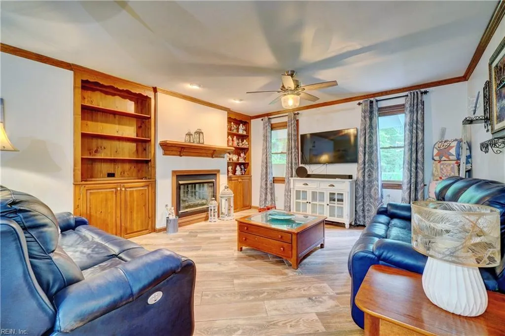 Suffolk, Virginia 23432, United States, 6 Bedrooms Bedrooms, ,4 BathroomsBathrooms,Residential,Active,197900