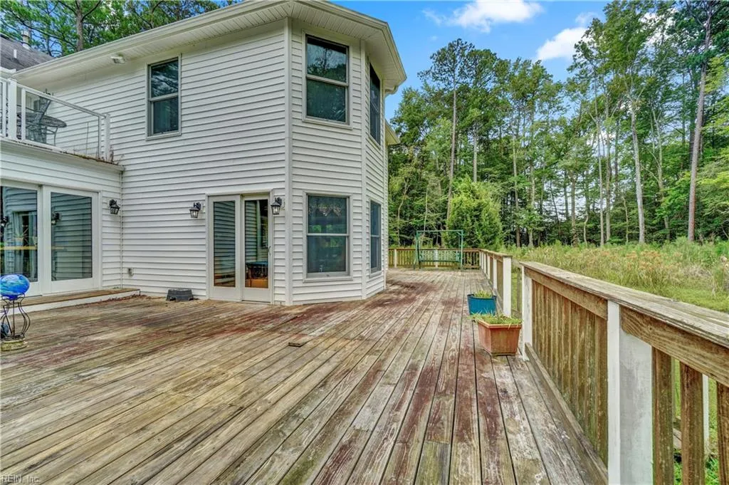 Suffolk, Virginia 23432, United States, 6 Bedrooms Bedrooms, ,4 BathroomsBathrooms,Residential,Active,197900