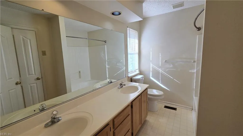 Newport News, Virginia 23602, United States, 3 Bedrooms Bedrooms, ,3 BathroomsBathrooms,Residential,Active,79470