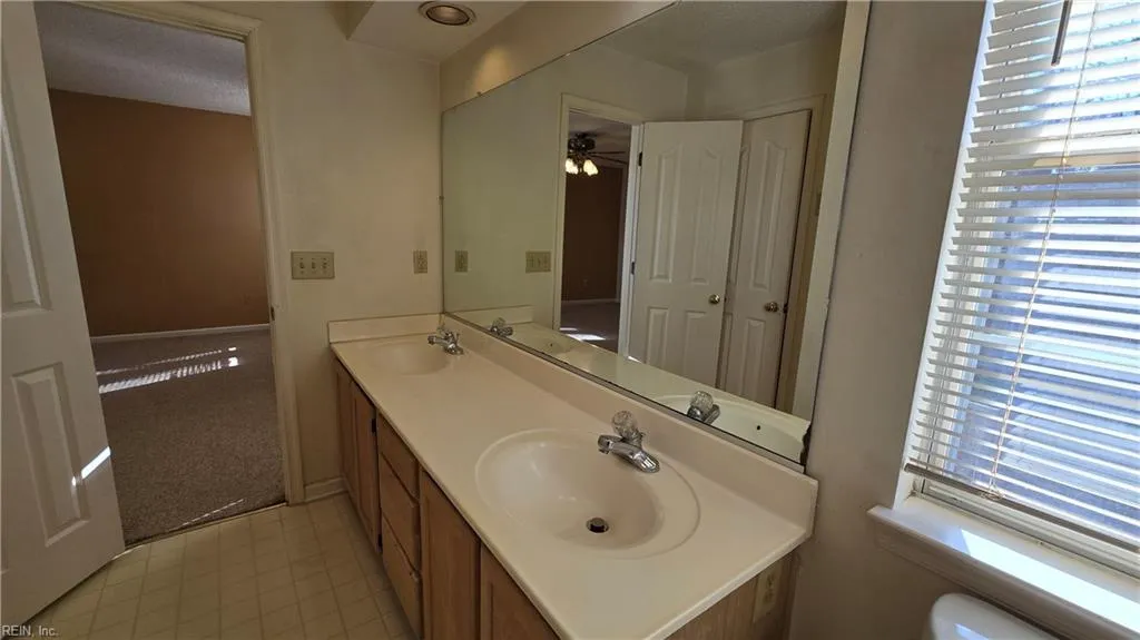 Newport News, Virginia 23602, United States, 3 Bedrooms Bedrooms, ,3 BathroomsBathrooms,Residential,Active,79470