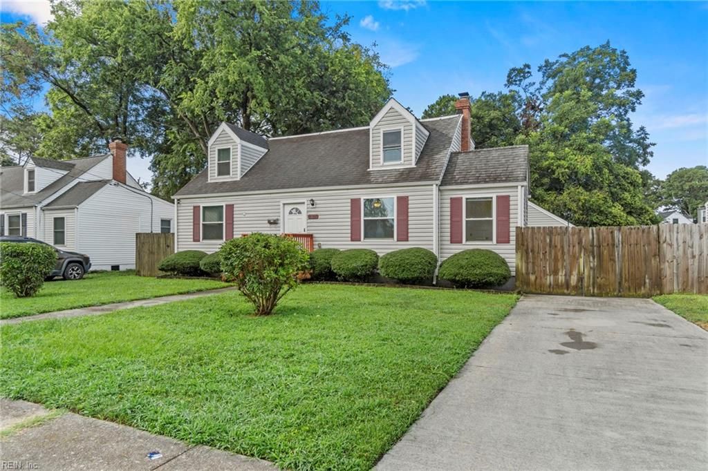Photo of 12 Greenbrier Road, Portsmouth, VA 23707 (MLS # 10610608)