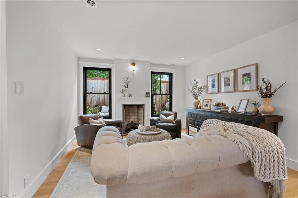 Virginia Beach, Virginia 23451, United States, 4 Bedrooms Bedrooms, ,3 BathroomsBathrooms,Residential,Active,173379