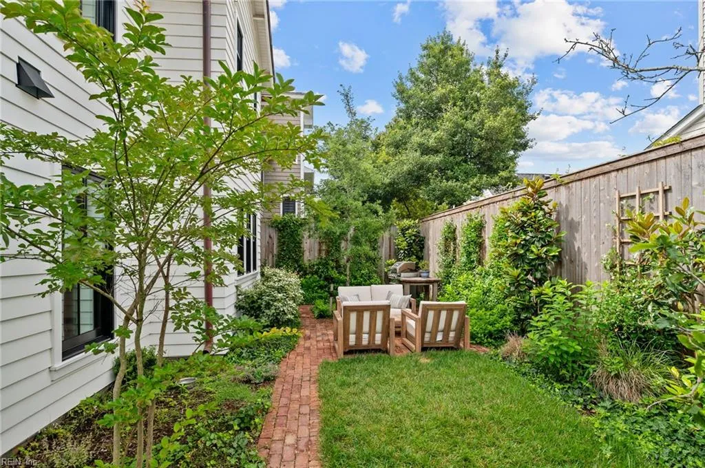 Virginia Beach, Virginia 23451, United States, 4 Bedrooms Bedrooms, ,3 BathroomsBathrooms,Residential,Active,173379