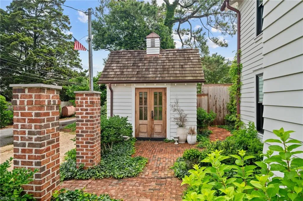 Virginia Beach, Virginia 23451, United States, 4 Bedrooms Bedrooms, ,3 BathroomsBathrooms,Residential,Active,173379