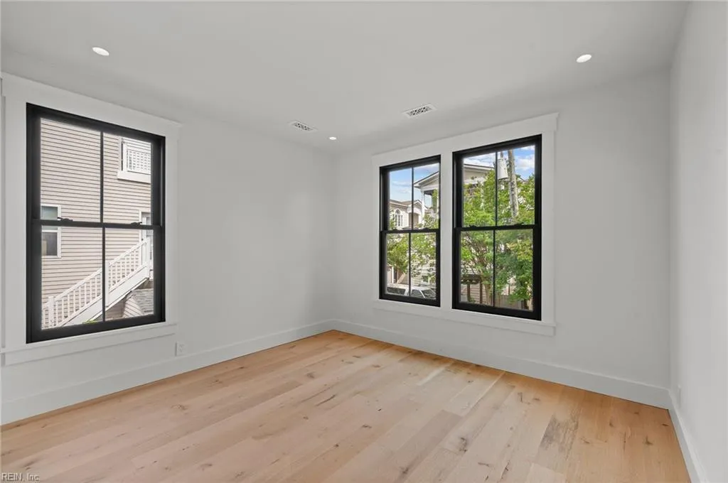 Virginia Beach, Virginia 23451, United States, 4 Bedrooms Bedrooms, ,3 BathroomsBathrooms,Residential,Active,173379