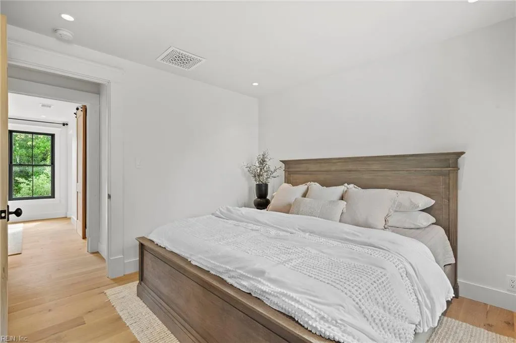 Virginia Beach, Virginia 23451, United States, 4 Bedrooms Bedrooms, ,3 BathroomsBathrooms,Residential,Active,173379