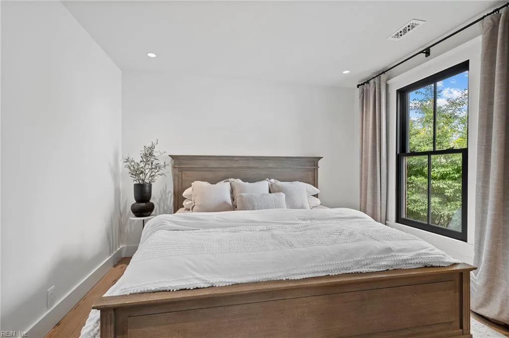 Virginia Beach, Virginia 23451, United States, 4 Bedrooms Bedrooms, ,3 BathroomsBathrooms,Residential,Active,173379