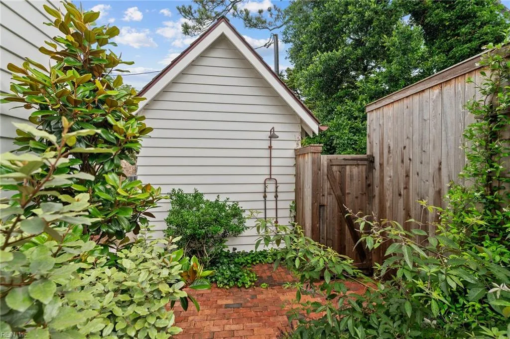 Virginia Beach, Virginia 23451, United States, 4 Bedrooms Bedrooms, ,3 BathroomsBathrooms,Residential,Active,173379