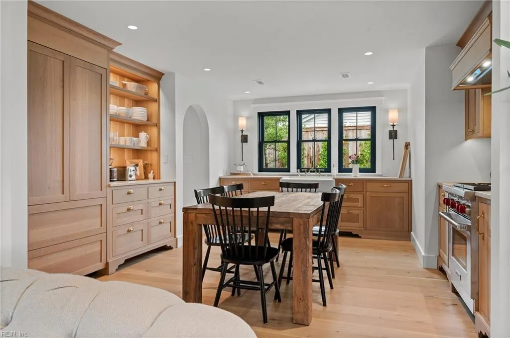 Virginia Beach, Virginia 23451, United States, 4 Bedrooms Bedrooms, ,3 BathroomsBathrooms,Residential,Active,173379