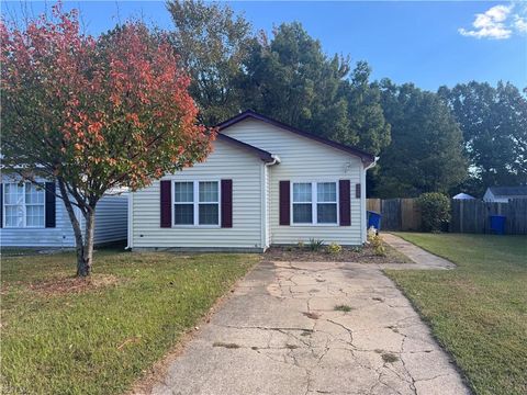 Photo of 328 Pear Ridge Circle, Newport News, VA 23602 (MLS # 10607714)