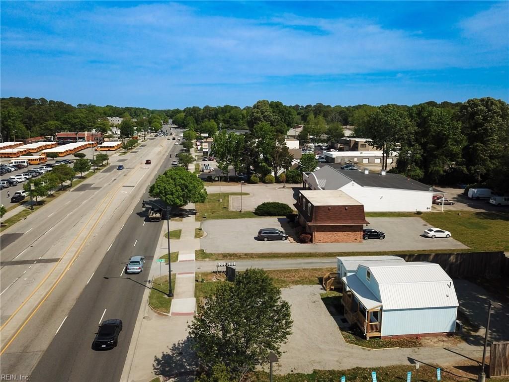 Photo of 12468 Warwick Boulevard, Newport News, VA 23606 (MLS # 10631174)