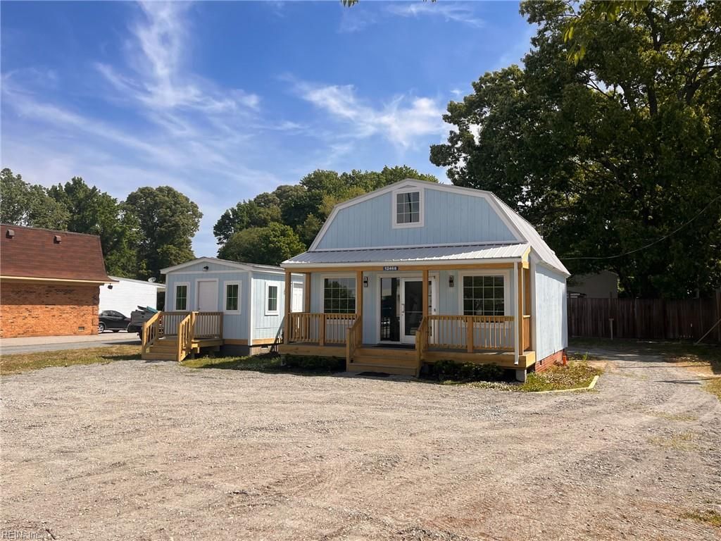 Photo of 12468 Warwick Boulevard, Newport News, VA 23606 (MLS # 10631174)