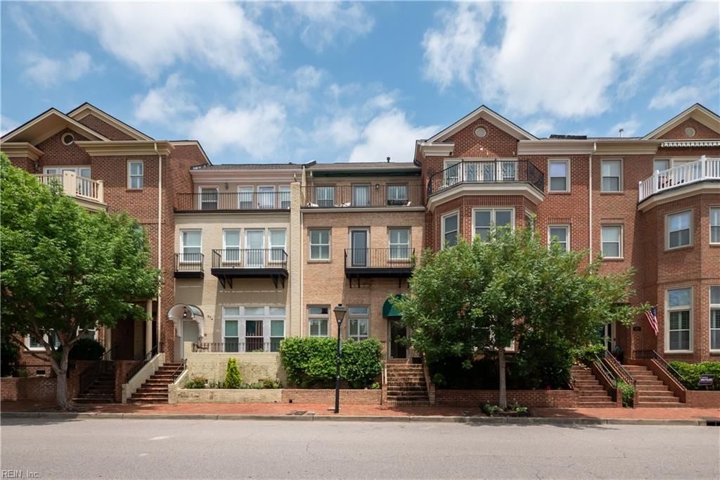 Photo of 270 Tazewell Street, Norfolk, VA 23510 (MLS # 10623144)