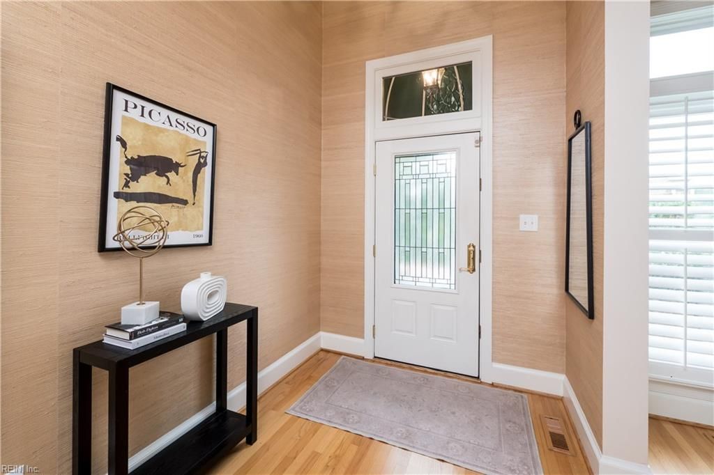 Photo of 270 Tazewell Street, Norfolk, VA 23510 (MLS # 10623144)