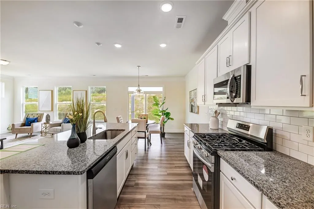 Windsor, Virginia 23487, United States, 3 Bedrooms Bedrooms, ,2 BathroomsBathrooms,Residential,Active,242928