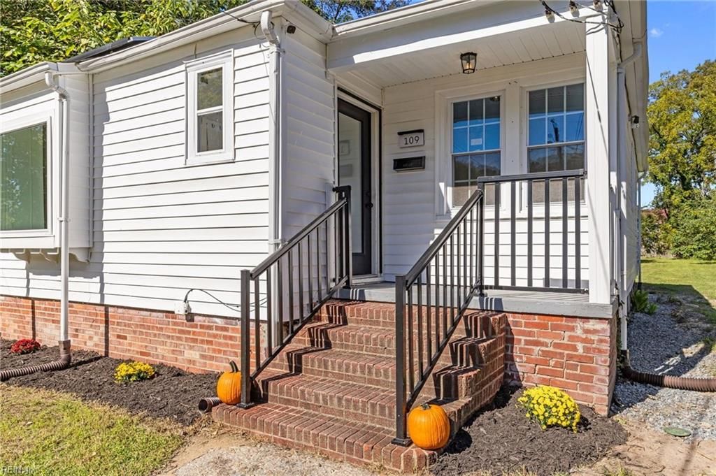 Photo of 109 Frissell Street, Hampton, VA 23663 (MLS # 10615301)