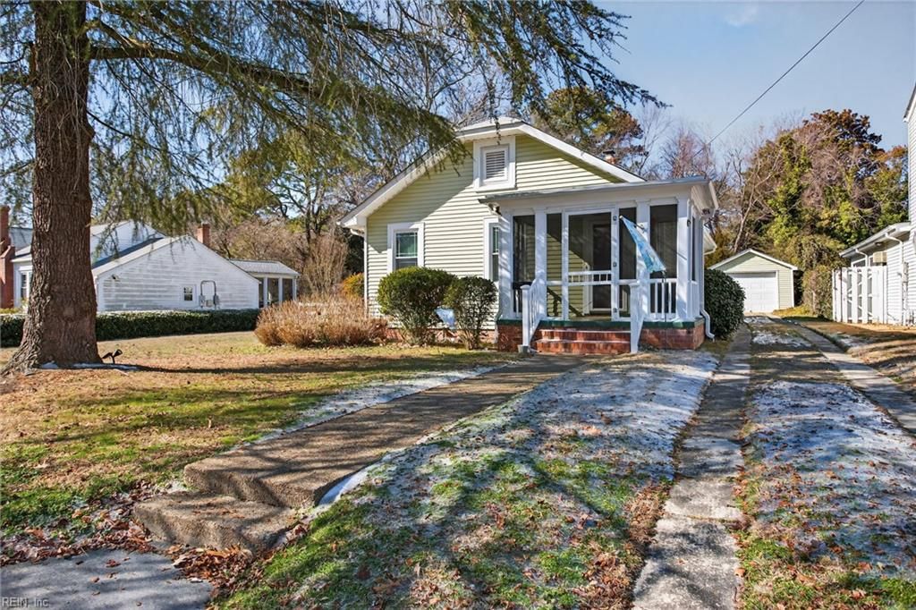 Photo of 53 Randolph Road, Newport News, VA 23601 (MLS # 10618064)