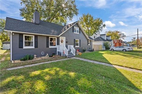 Photo of 521 Lee Street, Hampton, VA 23669 (MLS # 10608252) Photo of 521 Lee Street, Hampton, VA 23669 (MLS # 10608252)