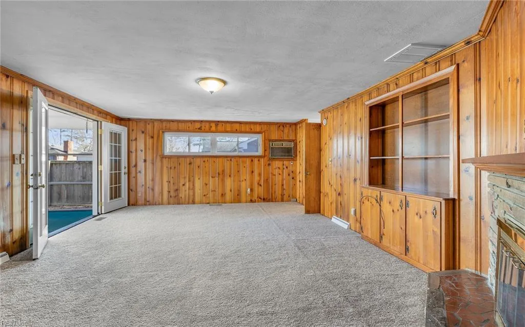 Norfolk, Virginia 23502, United States, 3 Bedrooms Bedrooms, ,3 BathroomsBathrooms,Residential,Pending,8594