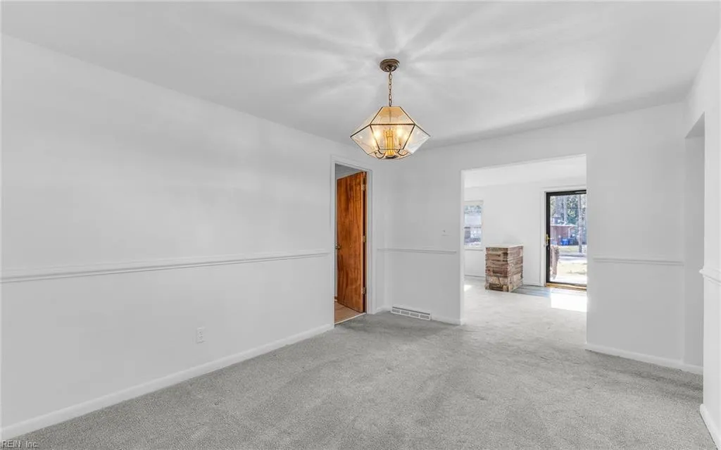 Norfolk, Virginia 23502, United States, 3 Bedrooms Bedrooms, ,3 BathroomsBathrooms,Residential,Pending,8594