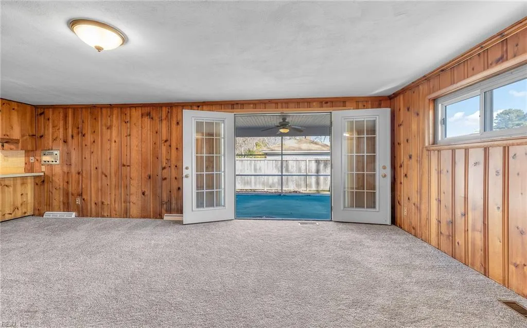 Norfolk, Virginia 23502, United States, 3 Bedrooms Bedrooms, ,3 BathroomsBathrooms,Residential,Pending,8594