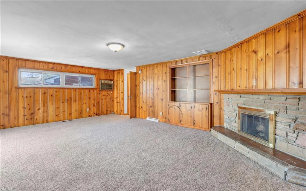 Norfolk, Virginia 23502, United States, 3 Bedrooms Bedrooms, ,3 BathroomsBathrooms,Residential,Pending,8594