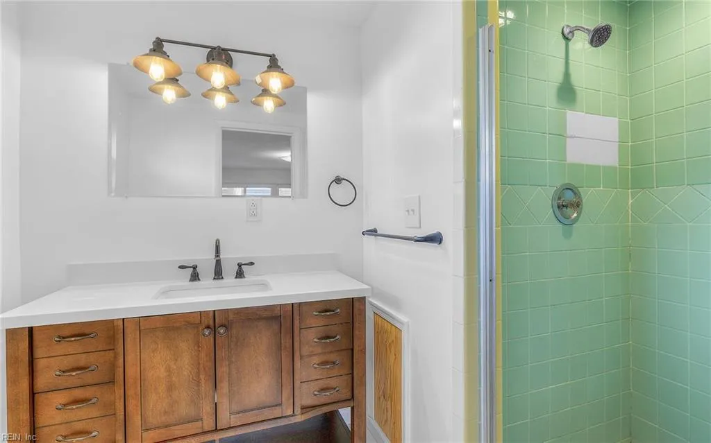 Norfolk, Virginia 23502, United States, 3 Bedrooms Bedrooms, ,3 BathroomsBathrooms,Residential,Pending,8594