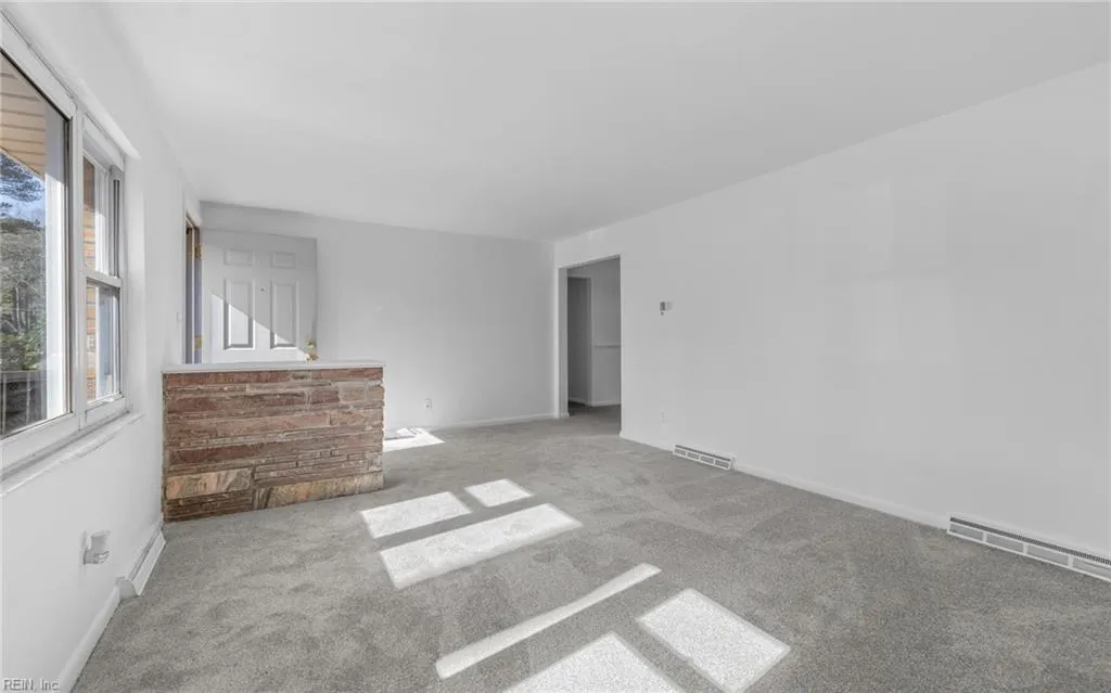 Norfolk, Virginia 23502, United States, 3 Bedrooms Bedrooms, ,3 BathroomsBathrooms,Residential,Pending,8594