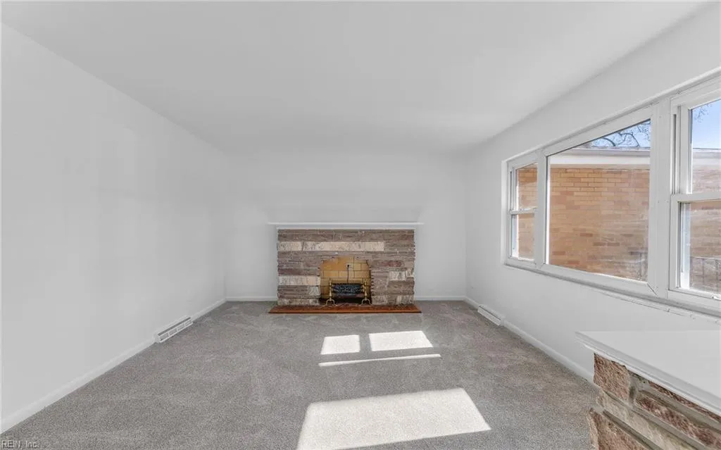 Norfolk, Virginia 23502, United States, 3 Bedrooms Bedrooms, ,3 BathroomsBathrooms,Residential,Pending,8594