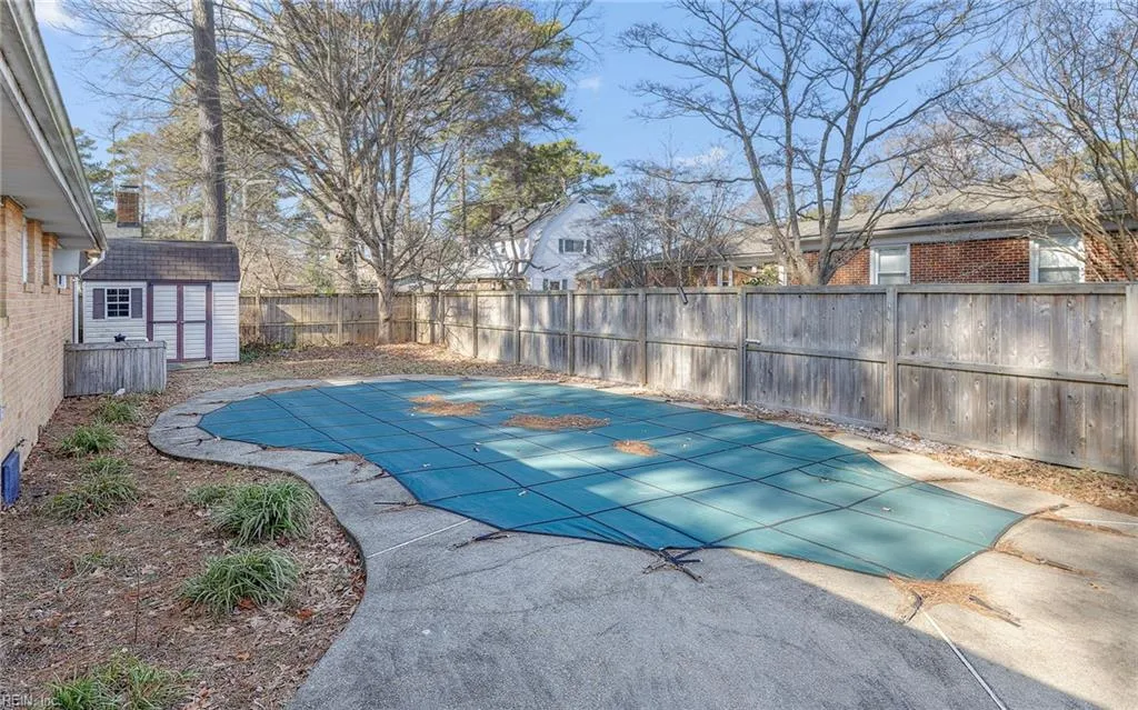 Norfolk, Virginia 23502, United States, 3 Bedrooms Bedrooms, ,3 BathroomsBathrooms,Residential,Pending,8594