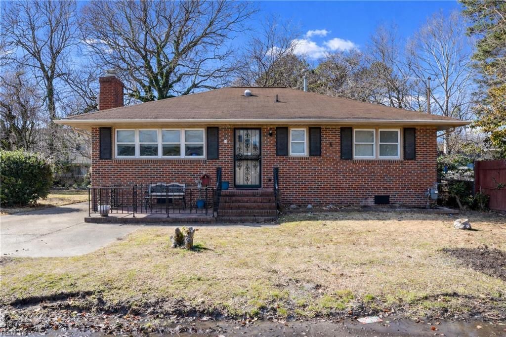 Photo of 55 Calhoun Street, Hampton, VA 23669 (MLS # 10626781)