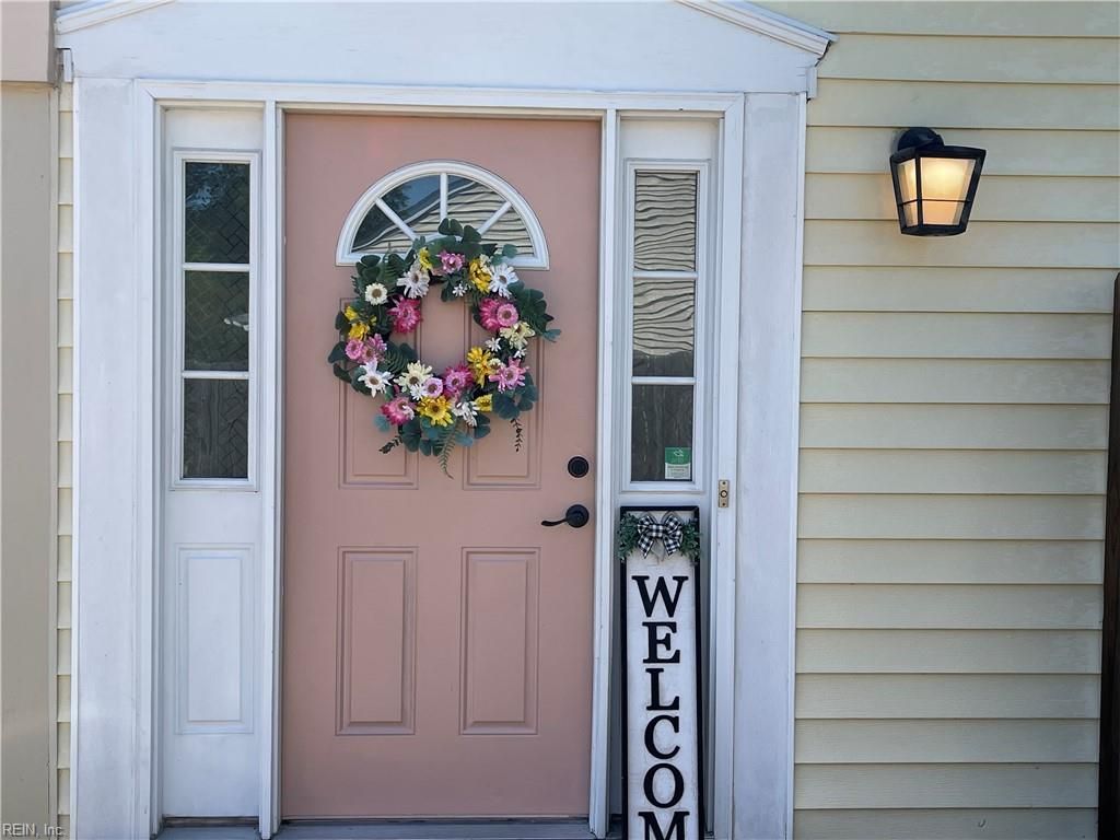 Photo of 420 Cobblewood Bend, Chesapeake, VA 23320 (MLS # 10629358)