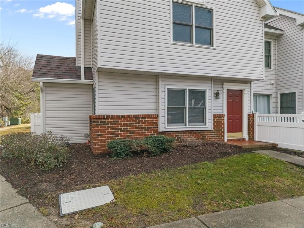 Photo of 14 Tamarisk Quay #14H, Hampton, VA 23666 (MLS # 10620817)