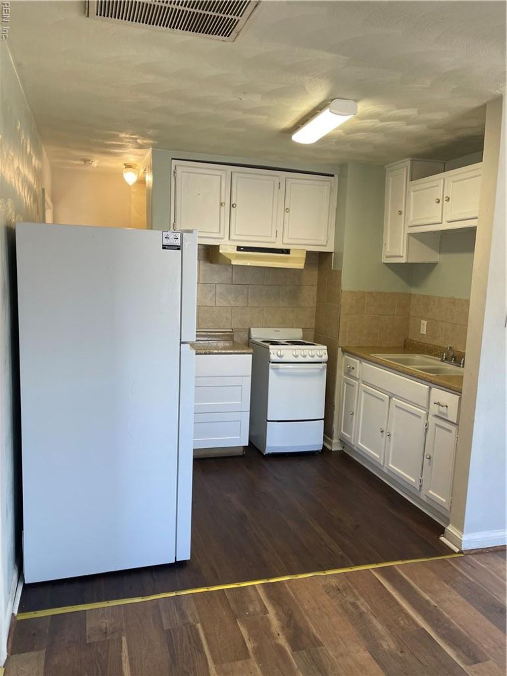 Photo of 401 Constitution Avenue #B, Portsmouth, VA 23704 (MLS # 10630903)