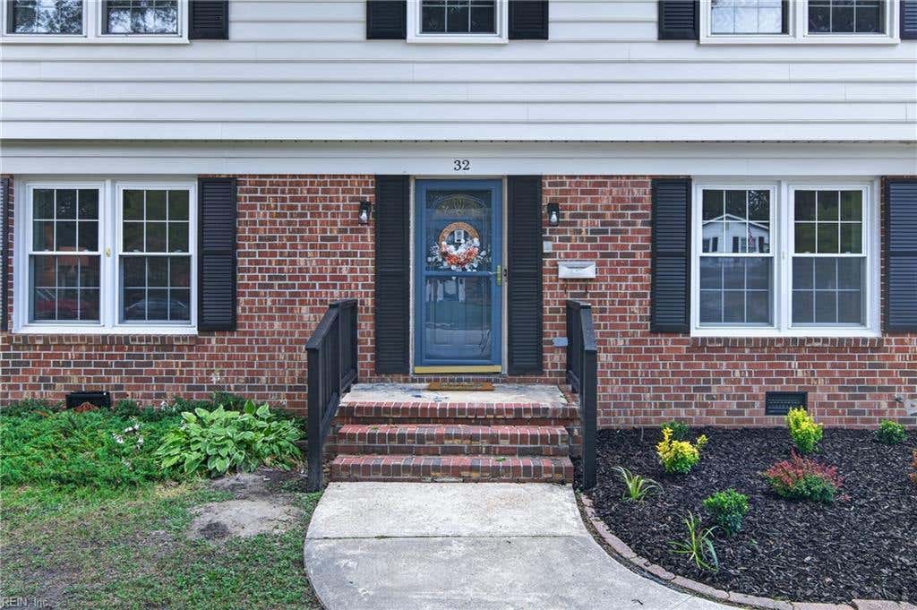 Photo of 32 Ridgewood Parkway, Newport News, VA 23608 (MLS # 10641037)
