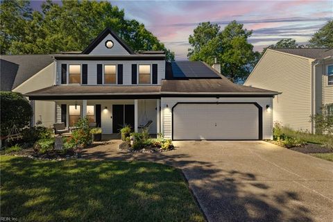 Photo of 808 Melrose Terrace, Newport News, VA 23608 (MLS # 10605135)