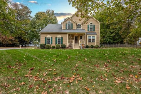 Photo of 3001 E Tiverton, Williamsburg, VA 23188 (MLS # 10607981)