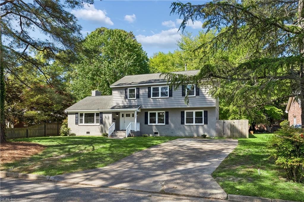 Photo of 127 James Landing Road, Newport News, VA 23606 (MLS # 10629201)