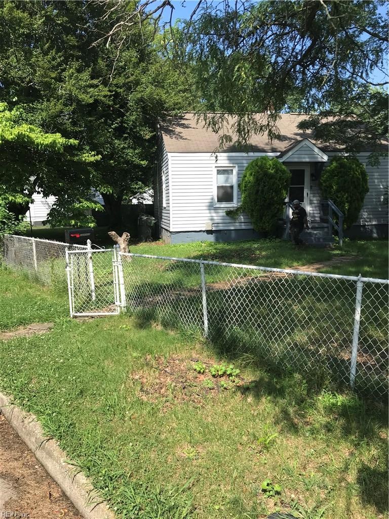 Photo of 13 Cornell Drive, Hampton, VA 23669 (MLS # 10659000)