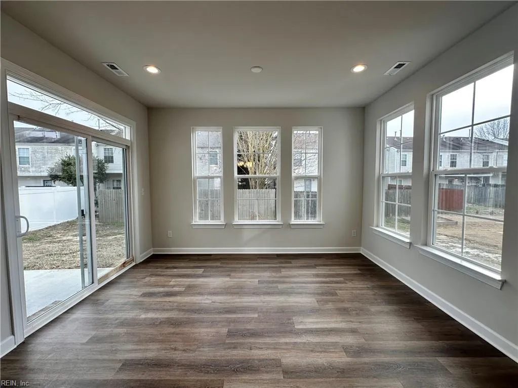 Suffolk, Virginia 23434, United States, 4 Bedrooms Bedrooms, ,3 BathroomsBathrooms,Residential,Active,102350