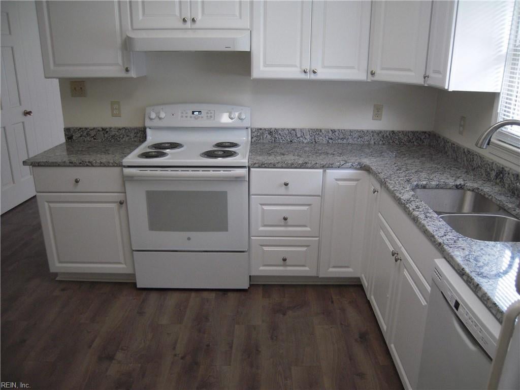 Photo of 1008 Parkland Lane, Virginia Beach, VA 23464 (MLS # 10655619)