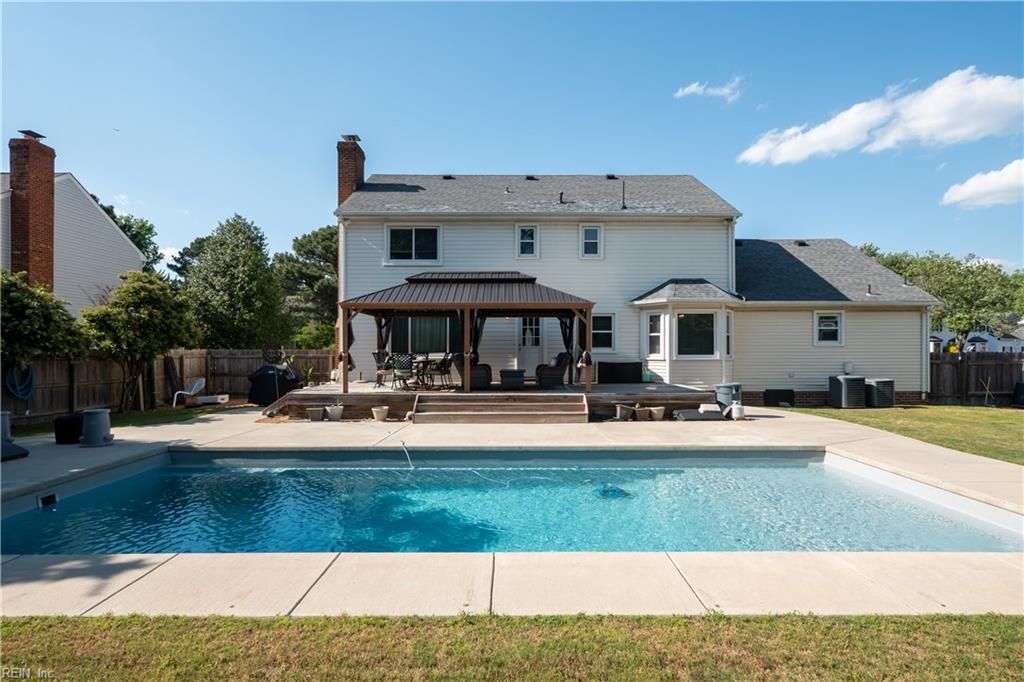 Photo of 1516 Holmes Court, Virginia Beach, VA 23456 (MLS # 10633790)