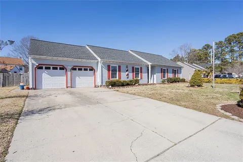 304 Creekwood Drive, Chesapeake, VA 23323 - #: 10572000