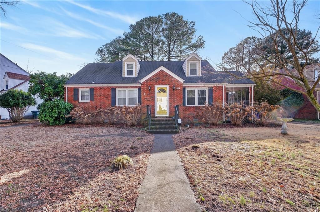 Photo of 205 Granby Park Drive, Norfolk, VA 23505 (MLS # 10624344)