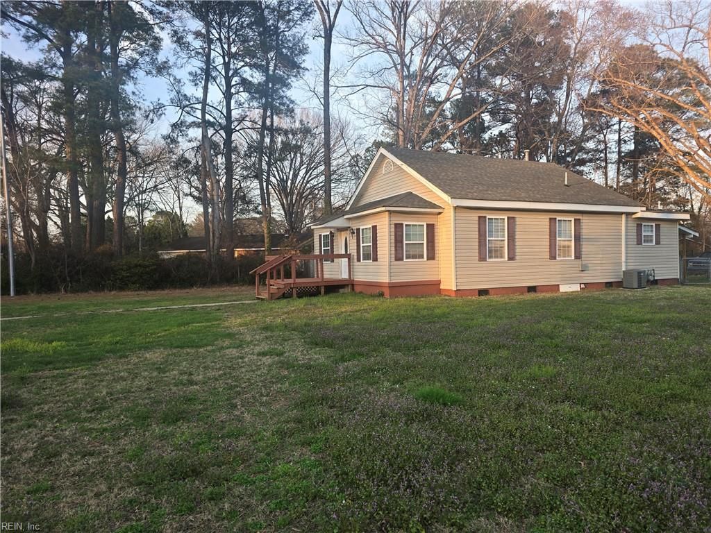 Photo of 1017 Geneva Avenue, Chesapeake, VA 23323 (MLS # 10625064)