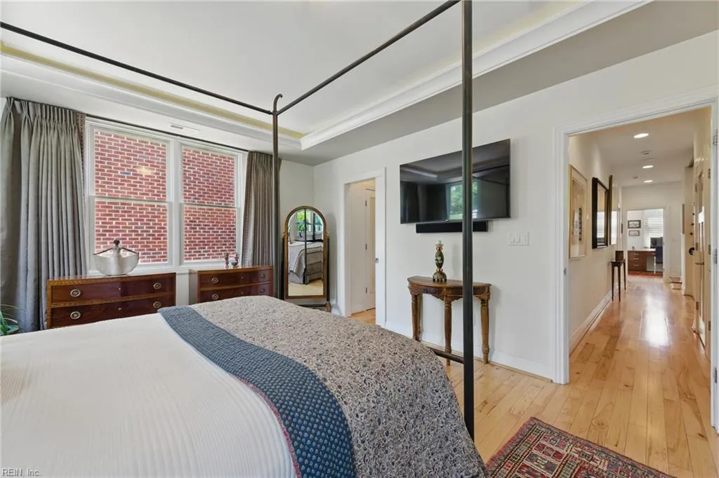 Norfolk, Virginia 23507, United States, 3 Bedrooms Bedrooms, ,4 BathroomsBathrooms,Residential,Active,132695