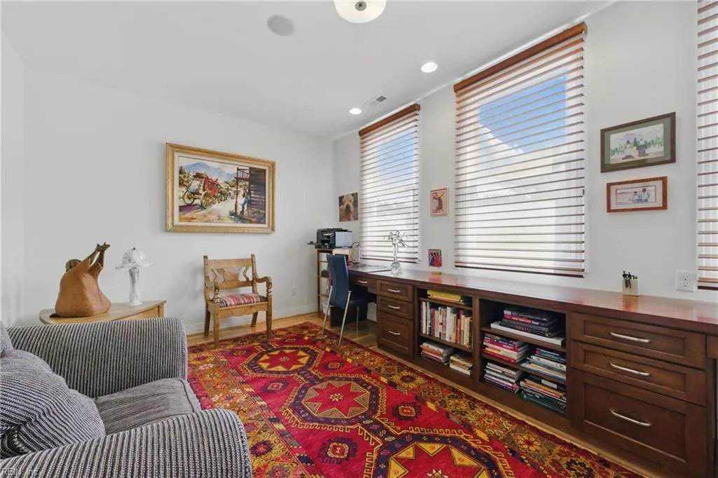 Norfolk, Virginia 23507, United States, 3 Bedrooms Bedrooms, ,4 BathroomsBathrooms,Residential,Active,132695