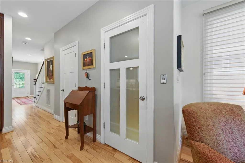 Norfolk, Virginia 23507, United States, 3 Bedrooms Bedrooms, ,4 BathroomsBathrooms,Residential,Active,132695