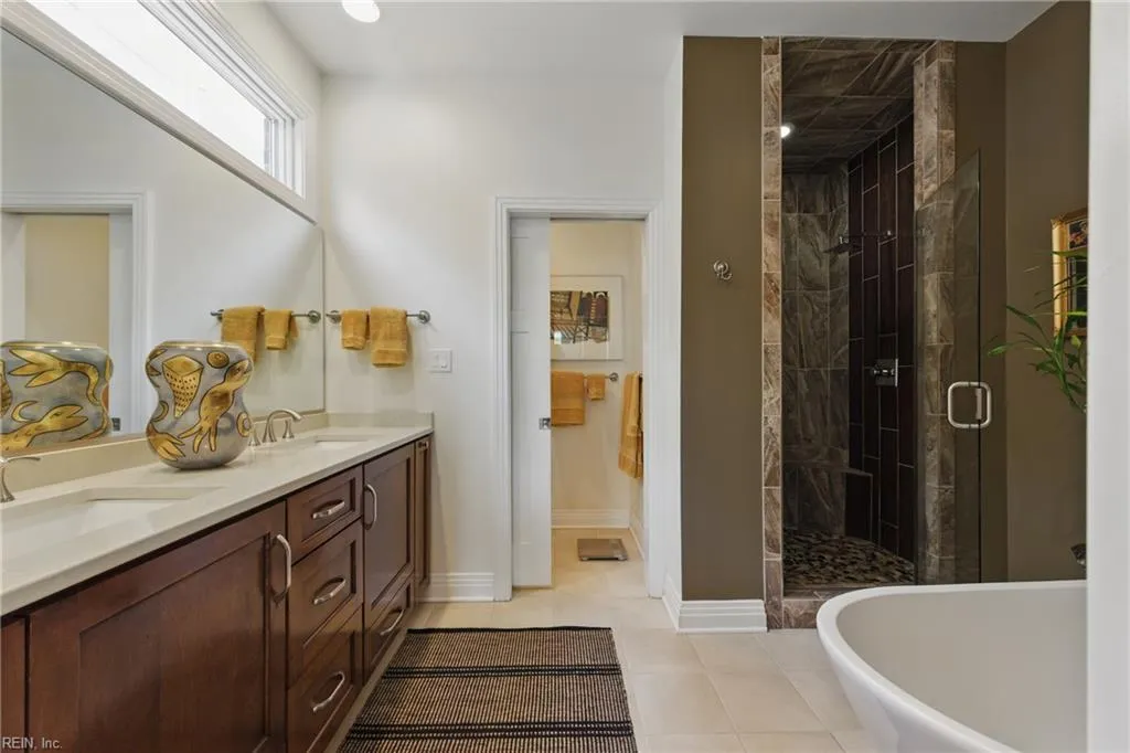 Norfolk, Virginia 23507, United States, 3 Bedrooms Bedrooms, ,4 BathroomsBathrooms,Residential,Active,132695